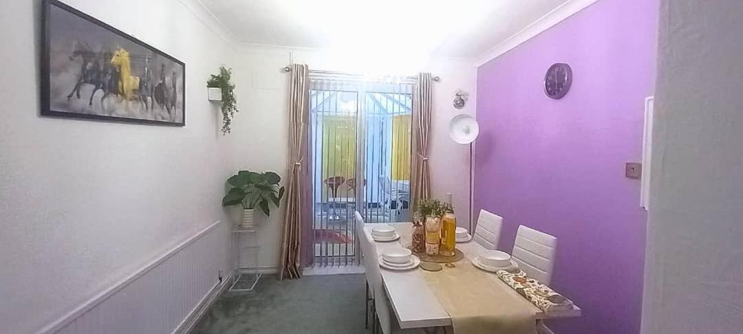 Golden Plush Suites - Beautiful Luxury 3 Bed House In Leicester Exterior photo